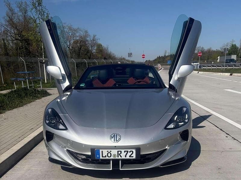 Gebraucht MG Cyberster 375 kW (510 PS) 2025 Silber Cabrio