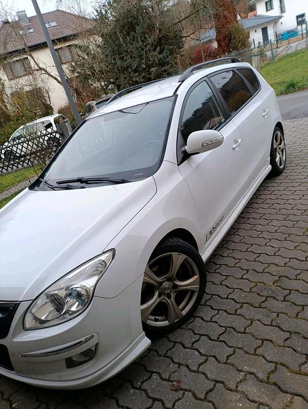 Weiß Gebraucht 2009 Hyundai i30 Sport Kombi | 3.500 € (Fairer Preis) - Bild 1/4