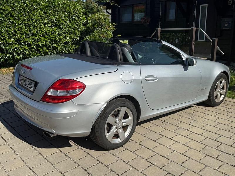 Silber Gebraucht 2005 Mercedes SLK200 Cabrio | 6.800 € (Fairer Preis) - Bild 1/4