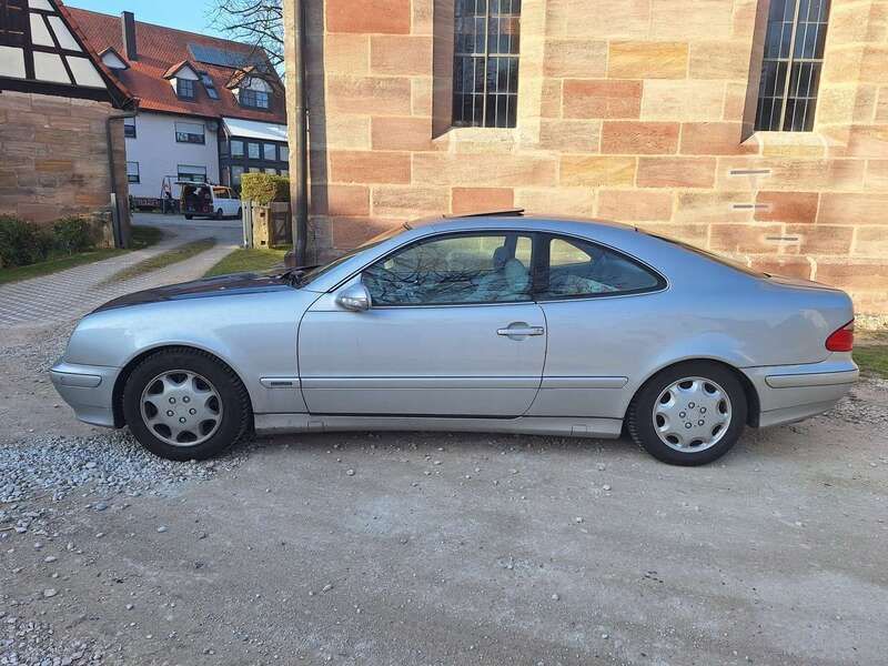 Silber Gebraucht 1999 Mercedes CLK200 Elegance Coupé | 1.000 € (Superpreis) - Bild 1/4