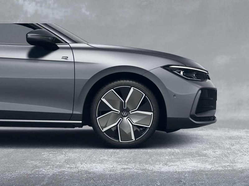 Gebraucht VW Passat R-line 150 PS (110 kW) 2025 Diabasgrau metallic Kombi