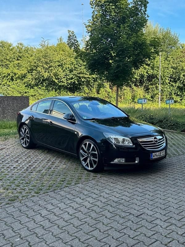 Schwarz Gebraucht 2010 Opel Insignia Limousine | 4.500 € (Guter Preis) - Bild 1/4