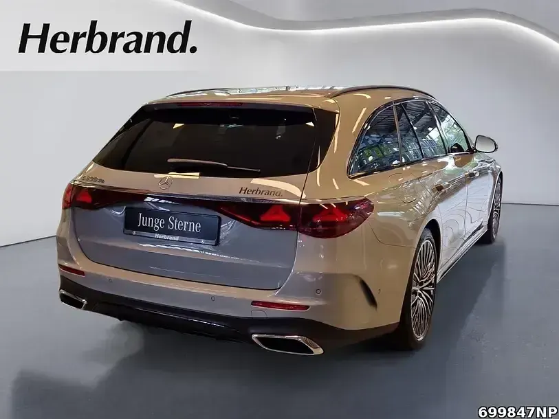 Gebraucht Mercedes E300 AMG 313 PS (230 kW) 2025 Manufaktur lack manufaktur alp Kombi