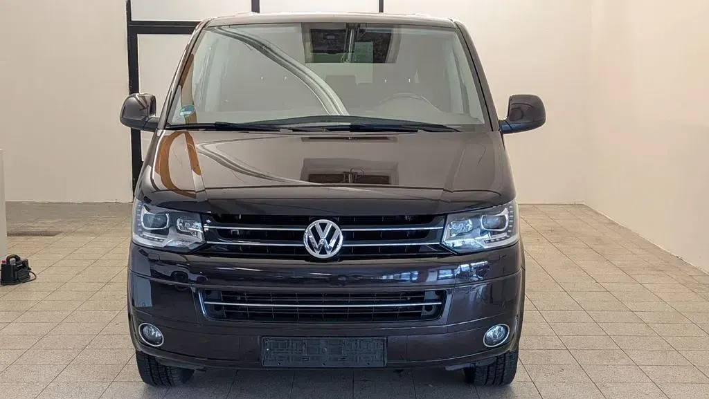 Gebraucht VW Multivan 179 PS (131 kW) 2014 Violett Van / Kleinbus