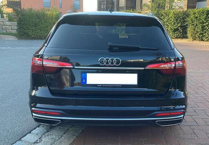 Używany Audi A4 Advanced 136 KM (100 kW) 2020 Czarny Kombi