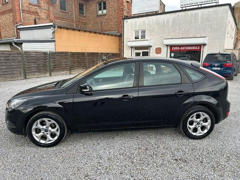 Gebraucht Ford Focus Style 109 PS (80 kW) 2010 Schwarz Limousine
