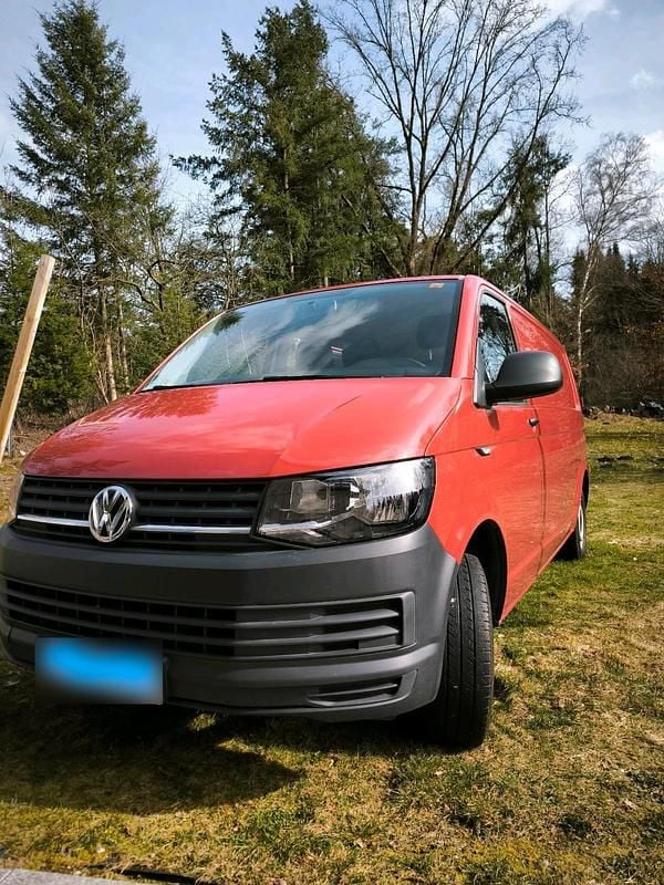 Gebraucht VW Transporter 102 PS (75 kW) 2018 Rot Van