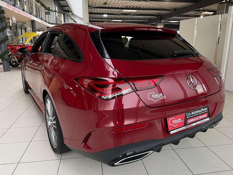Gebraucht Mercedes CLA200 AMG line 163 PS (119 kW) 2022 Patagonienrot  metalliclack Kombi