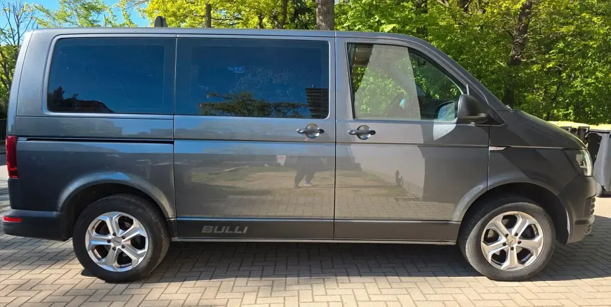 Gebraucht VW Transporter 150 PS (110 kW) 2017 Grau Van