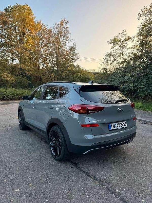 Grau Gebraucht 2019 Hyundai Tucson Turbo SUV | 16.000 € (Guter Preis) - Bild 1/4