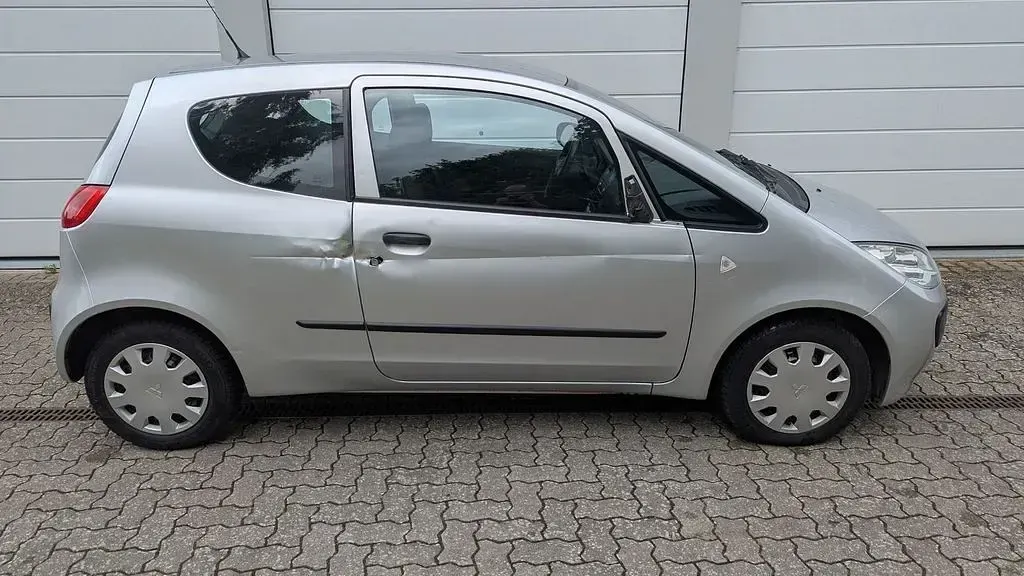 Gebraucht Mitsubishi Colt Inform 75 PS (55 kW) 2007 Silber Limousine