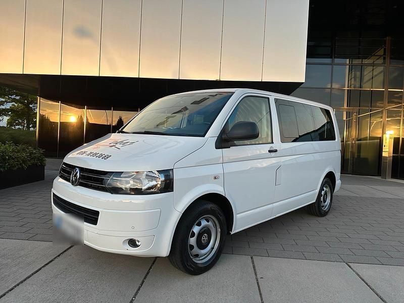 Weiß Gebraucht 2015 VW T5 Van | 26.500 € (Etwas zu teuer) - Bild 1/4