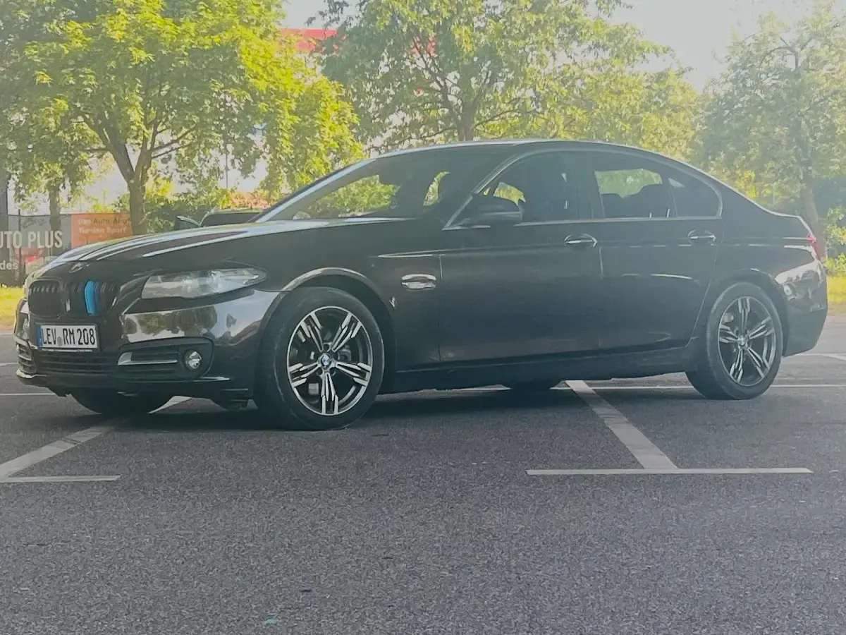 Second-hand BMW 520 184 CP (135 kW) 2014 Maro Berlinǎ