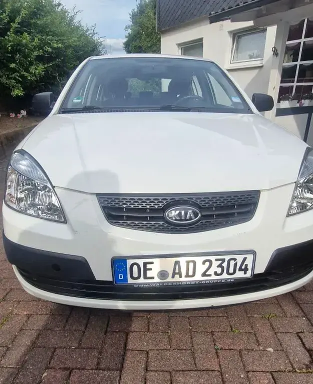 Używany Kia Rio Basis 97 KM (71 kW) 2009 Sedan/Limuzyna