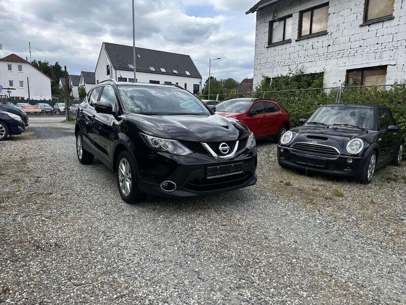 Schwarz Gebraucht 2014 Nissan Qashqai Tekna SUV | 10.999 € (Guter Preis) - Bild 1/4