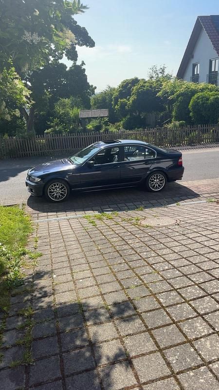 Blau Gebraucht 2003 BMW 320 Limousine | 2.800 € (Fairer Preis) - Bild 1/4