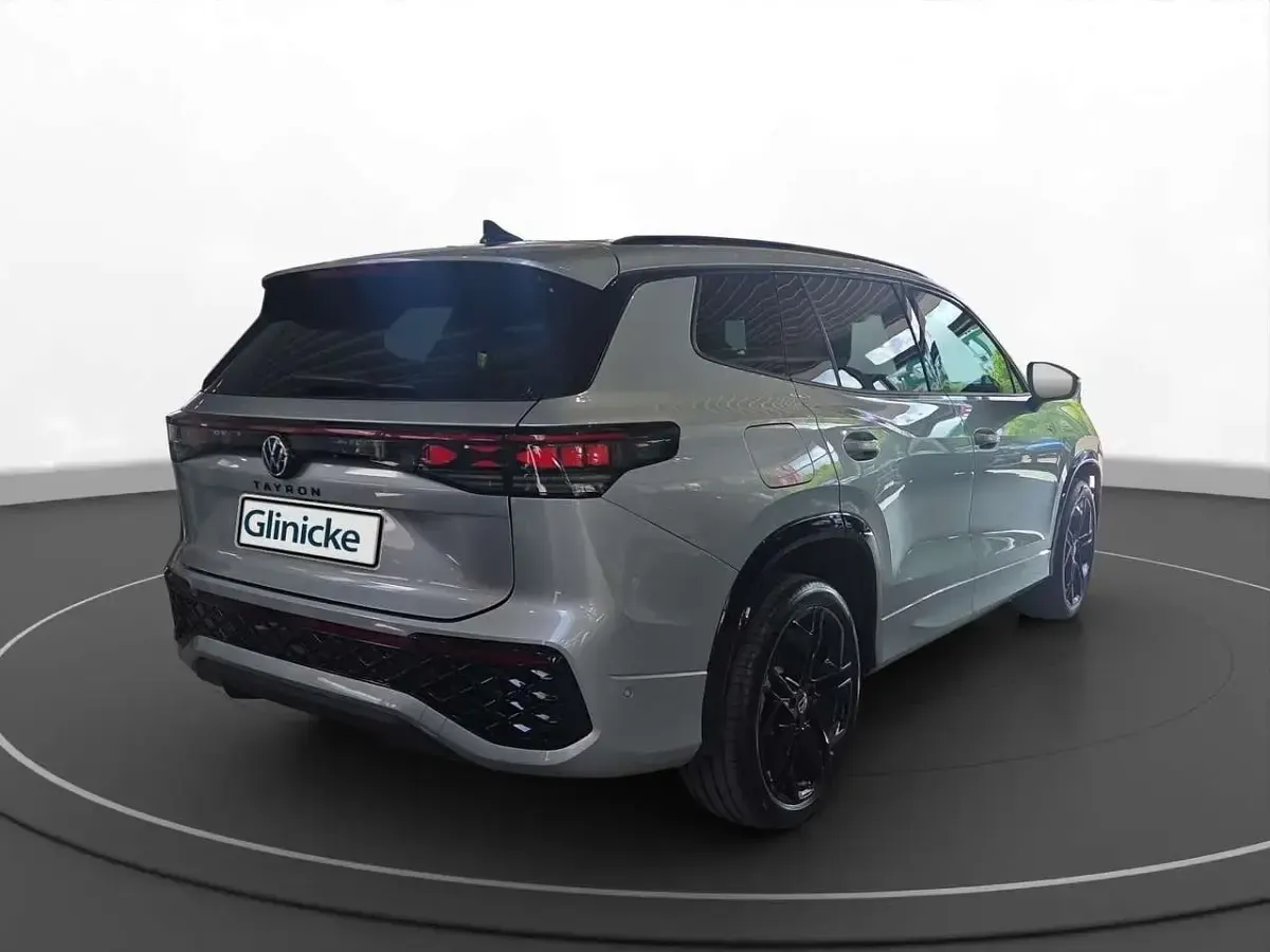 Neu VW Tayron R-line 272 PS (200 kW) 2026 Oyster silver metallic SUV