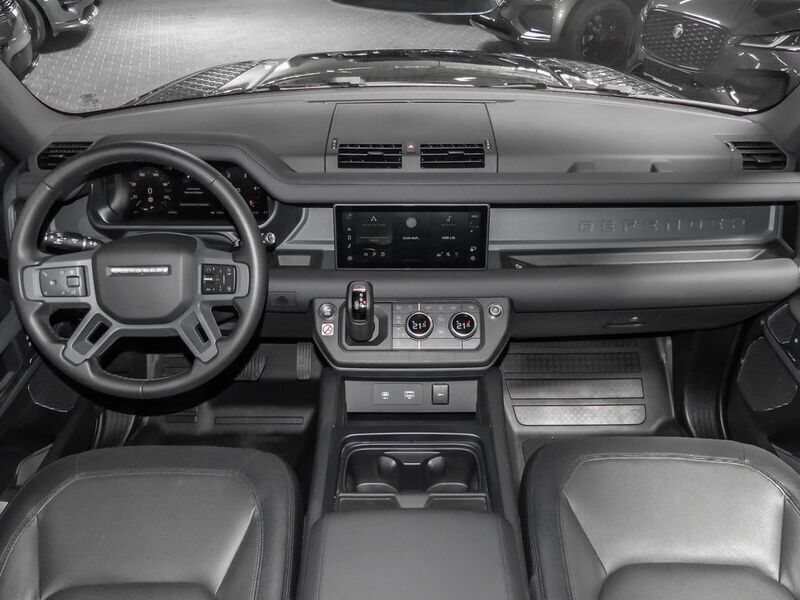 Gebraucht Land Rover Defender SE Dynamic 252 PS (185 kW) 2023 Santorini black (metallic) SUV