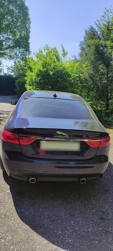 Gebraucht Jaguar XF Prestige 300 PS (220 kW) 2017 Blau Limousine