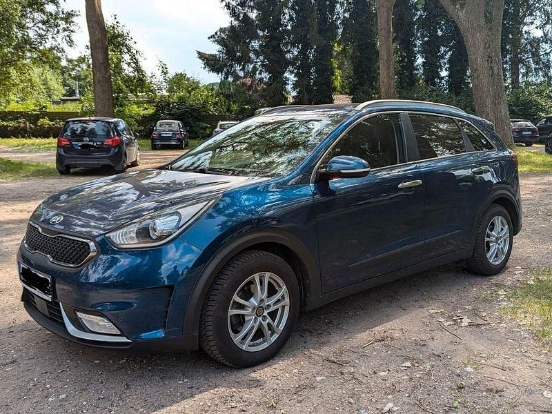 Gebraucht Kia Niro 105 PS (77 kW) 2018 Blau SUV