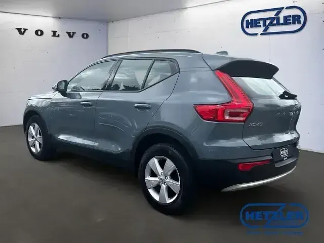 Gebraucht Volvo XC40 129 PS (94 kW) 2022 Thunder grey / metallic SUV
