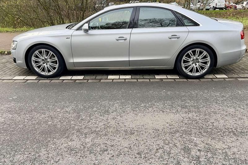 Gebraucht Audi A8 351 PS (258 kW) 2010 Silber Limousine