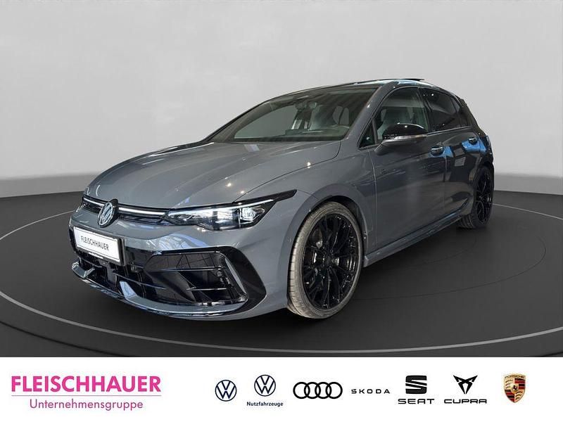 Grau Neu 2025 VW Golf VIII Black Edition Limousine | 67.480 € - Bild 1/4