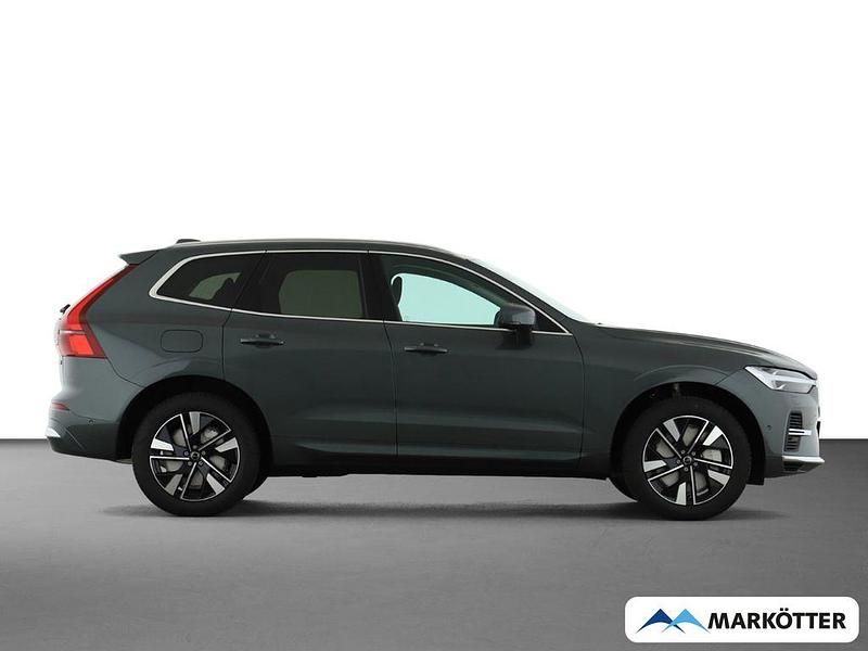Neu Volvo XC60 Plus 398 PS (292 kW) 2025 Grün SUV