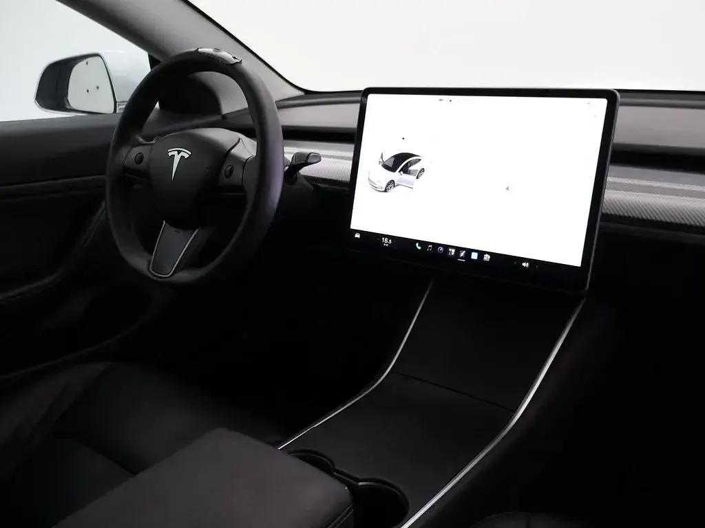 Used Tesla Model 3 Long Range AWD 258 kW (351 HP) 2019 White Sedan