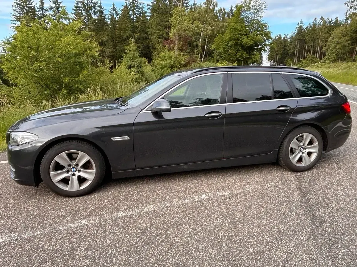 Gebraucht BMW 520 184 PS (135 kW) 2013 Grau Kombi