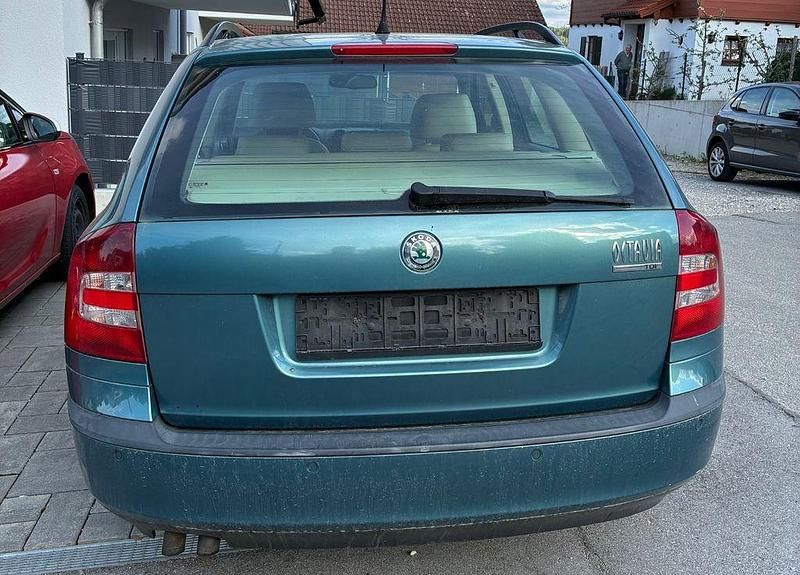 Usata Skoda Octavia 105 CV (77 kW) 2005 Verde Station wagon