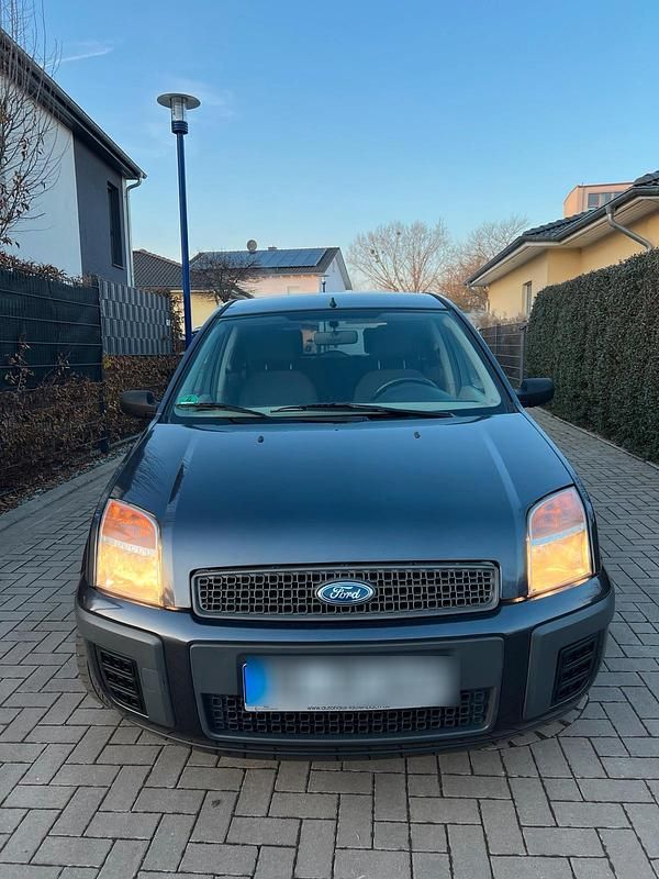 Grau Gebraucht 2006 Ford Fusion Kleinwagen | 1.900 € (Fairer Preis) - Bild 1/4