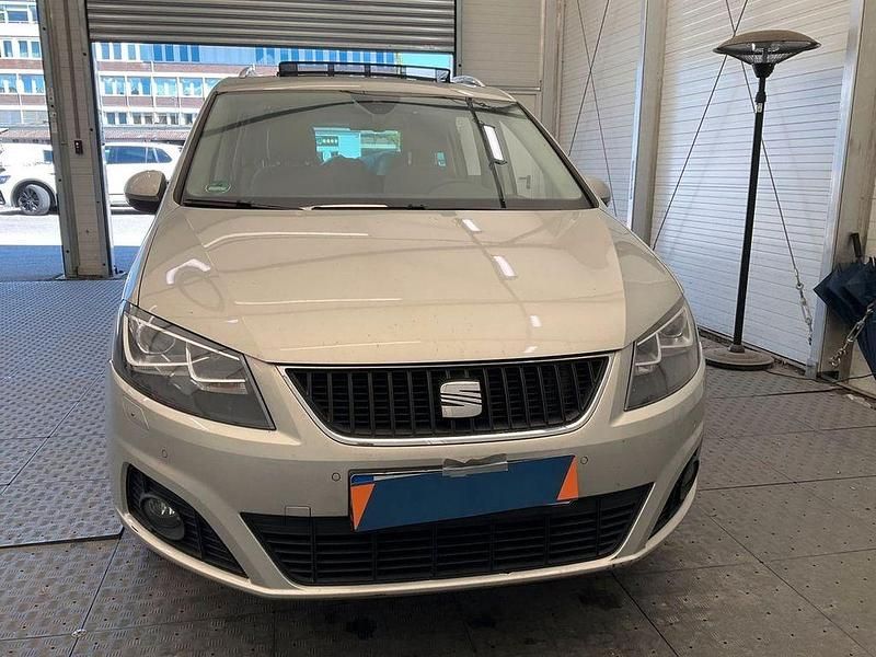 Silber Gebraucht 2013 Seat Alhambra Style Van / Kleinbus | 9.490 € (Superpreis) - Bild 1/4