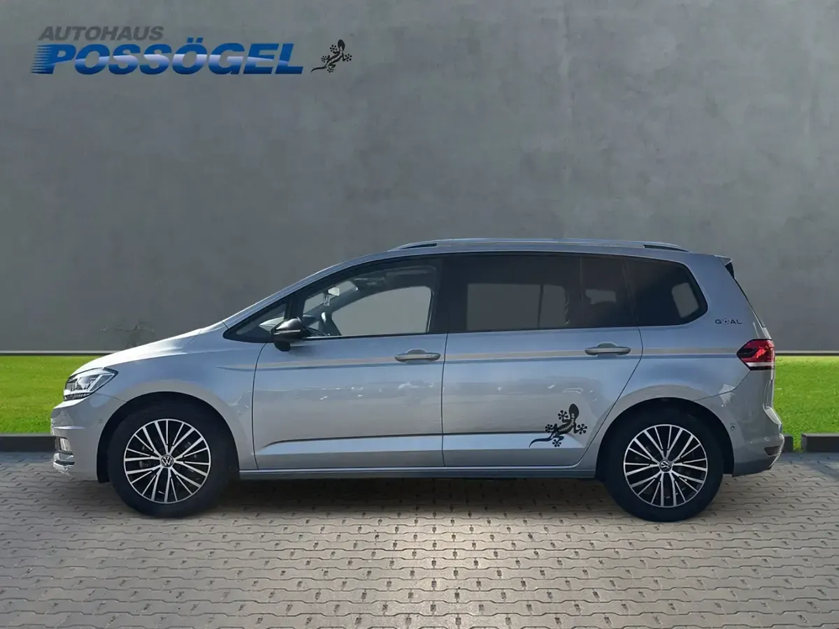 Gebraucht VW Touran Comfortline 150 PS (110 kW) 2025 Silber Van / Kleinbus