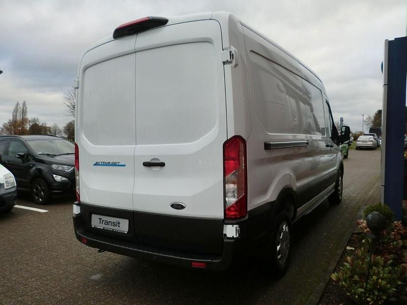 Gebraucht Ford E-Transit Trend 135 kW (184 PS) 2024 Frostweiß Van