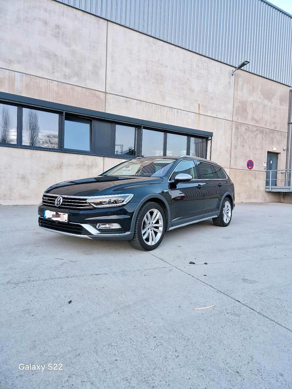Schwarz Gebraucht 2016 VW Passat Alltrack Kombi | 16.600 € (Etwas zu teuer) - Bild 1/4