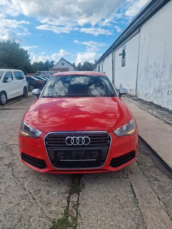 Second-hand Audi A1 Attraction 122 CP (89 kW) 2011 Roșu Hatchback