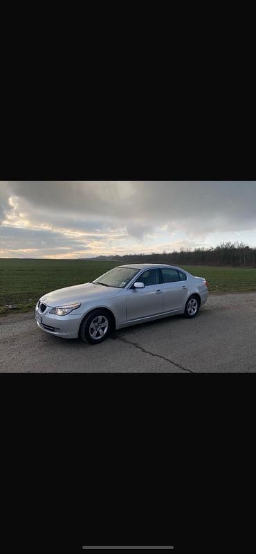 Silber Gebraucht 2009 BMW 520 Limousine | 3.000 € (Superpreis) - Bild 1/4