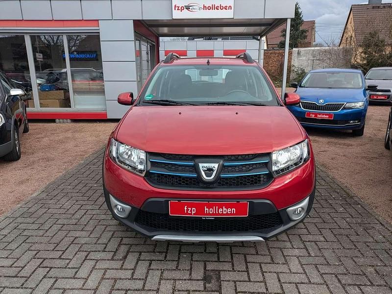 Gebraucht Dacia Sandero Prestige 90 PS (66 kW) 2015 Feuerrot Kleinwagen