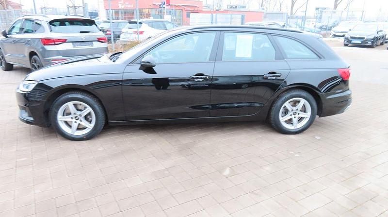 Gebraucht Audi A4 Sport 150 PS (110 kW) 2022 Schwarz Kombi