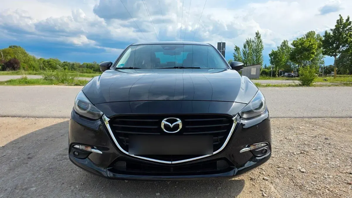 Gebraucht Mazda 3 Sports-Line 120 PS (88 kW) 2018 Schwarz Limousine