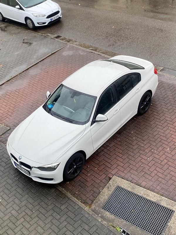 Gebraucht BMW 316 116 PS (85 kW) 2013 Weiß Limousine