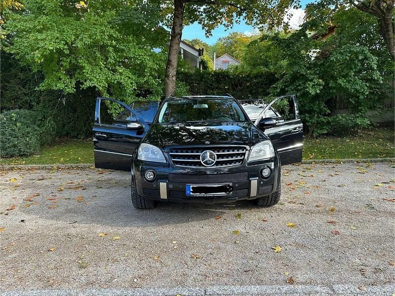 Schwarz Gebraucht 2007 Mercedes ML63 AMG AMG SUV | 20.500 € (Fairer Preis) - Bild 1/4