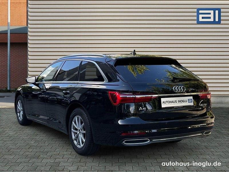 Gebraucht Audi A6 Sport 204 PS (150 kW) 2023 Schwarz mythosschwarz metallic (metallic) Kombi