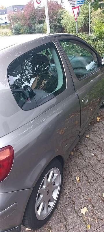 Gebraucht 2005 Toyota Yaris Limousine | 1.800 € (Fairer Preis) - Bild 1/3