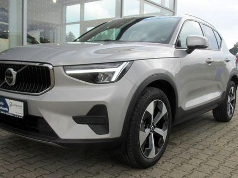 Gebraucht Volvo XC40 Core 163 PS (119 kW) 2024 Silber SUV