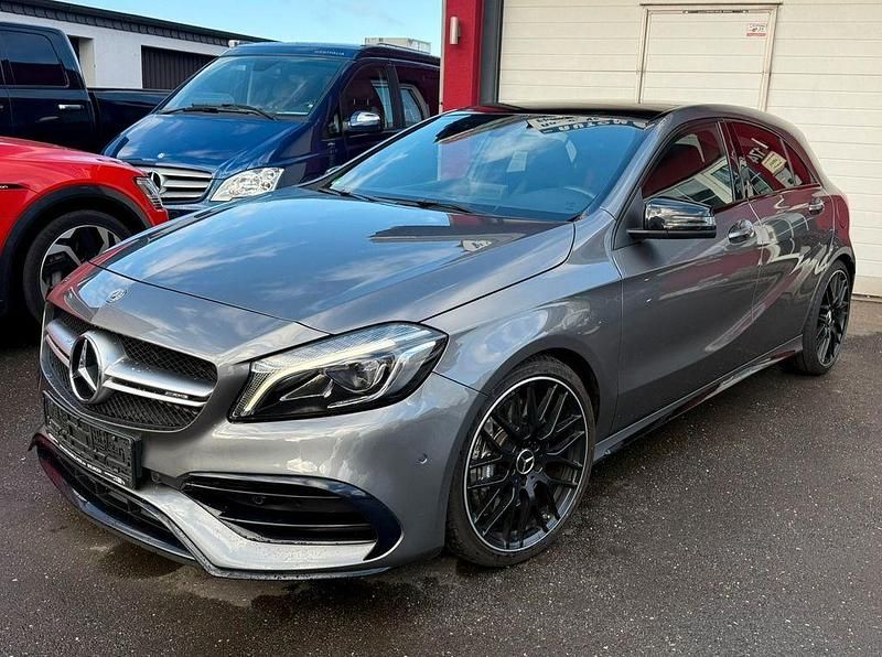 Mountaingrau Gebraucht 2017 Mercedes A45 AMG AMG Limousine | 25.950 € (Fairer Preis) - Bild 1/4