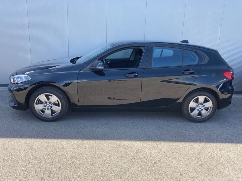 Schwarz Gebraucht 2021 BMW 118 Kleinwagen | 21.700 € (Fairer Preis) - Bild 1/4