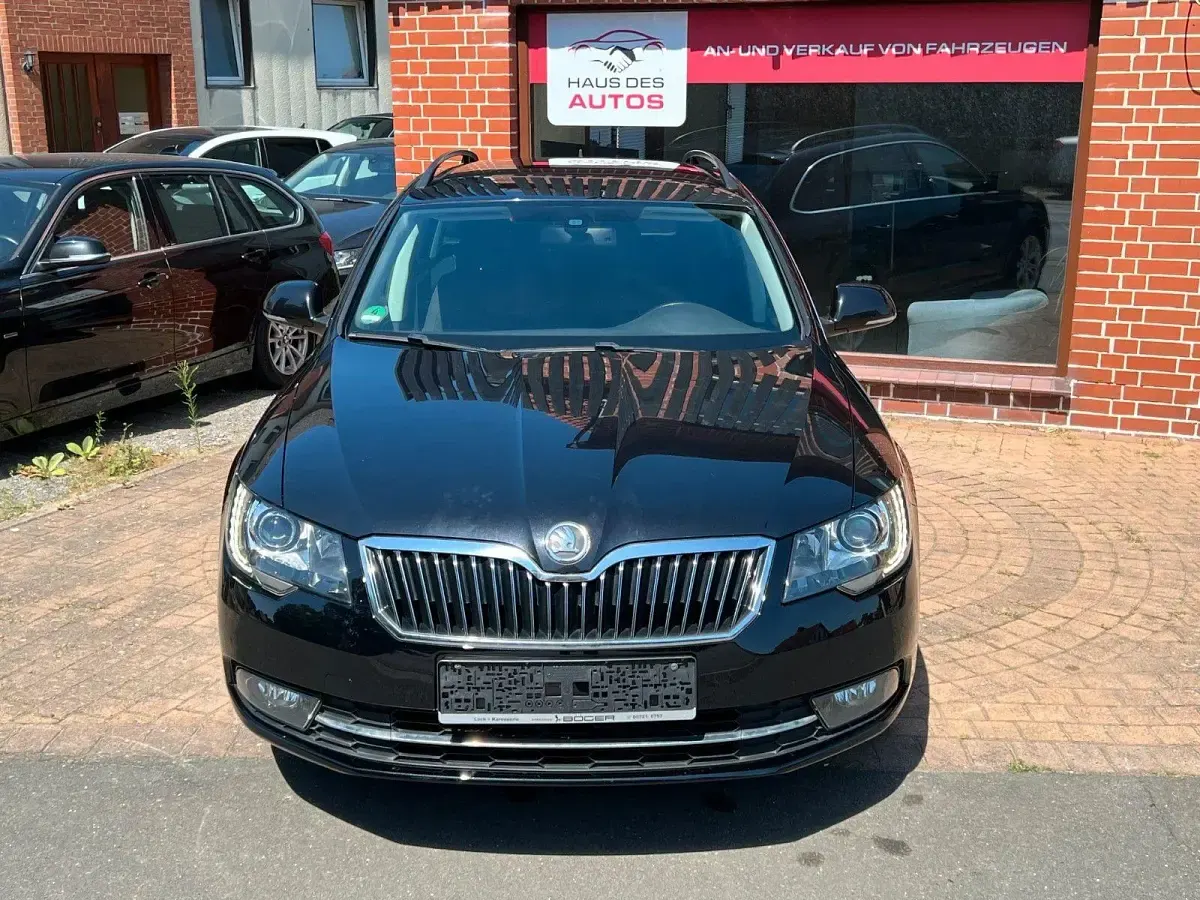 Gebraucht Skoda Superb Exclusive 170 PS (125 kW) 2014 Schwarz Kombi