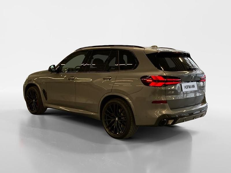 Neu BMW X5 M Sport 352 PS (258 kW) 2026 Skyscraper grau metallic SUV